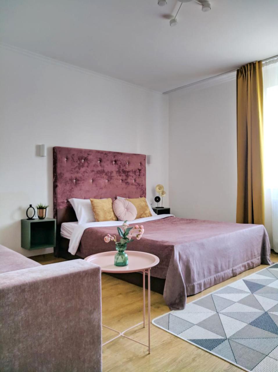 Best One Room Apartments 무카체베 외부 사진